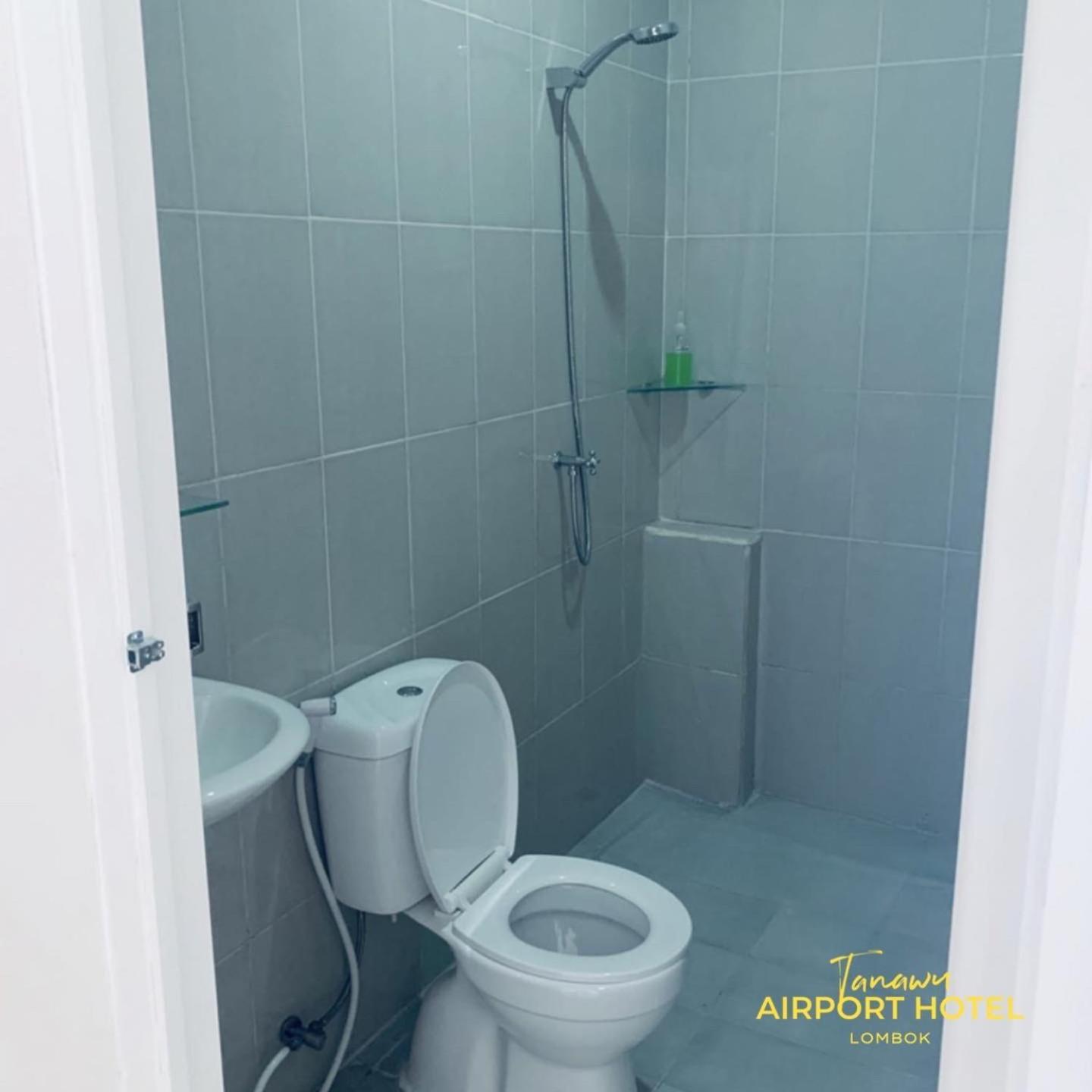 Tanawu Airport Hotel Lombok Praya Ngoại thất bức ảnh