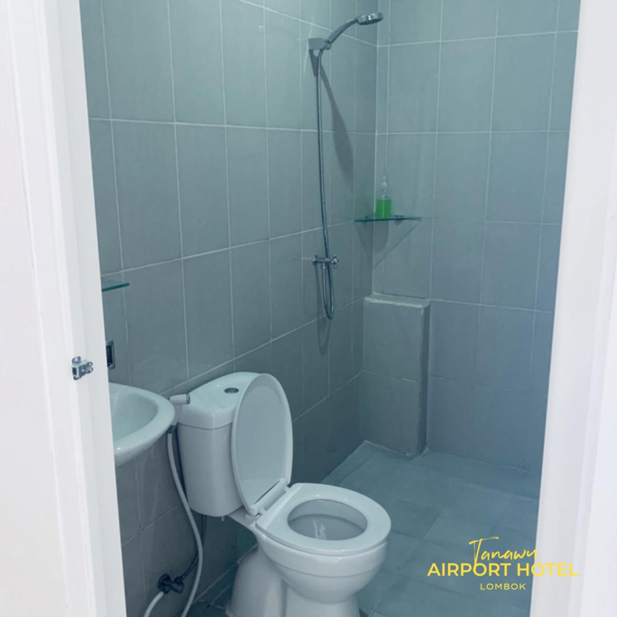 Tanawu Airport Hotel Lombok Praya Ngoại thất bức ảnh